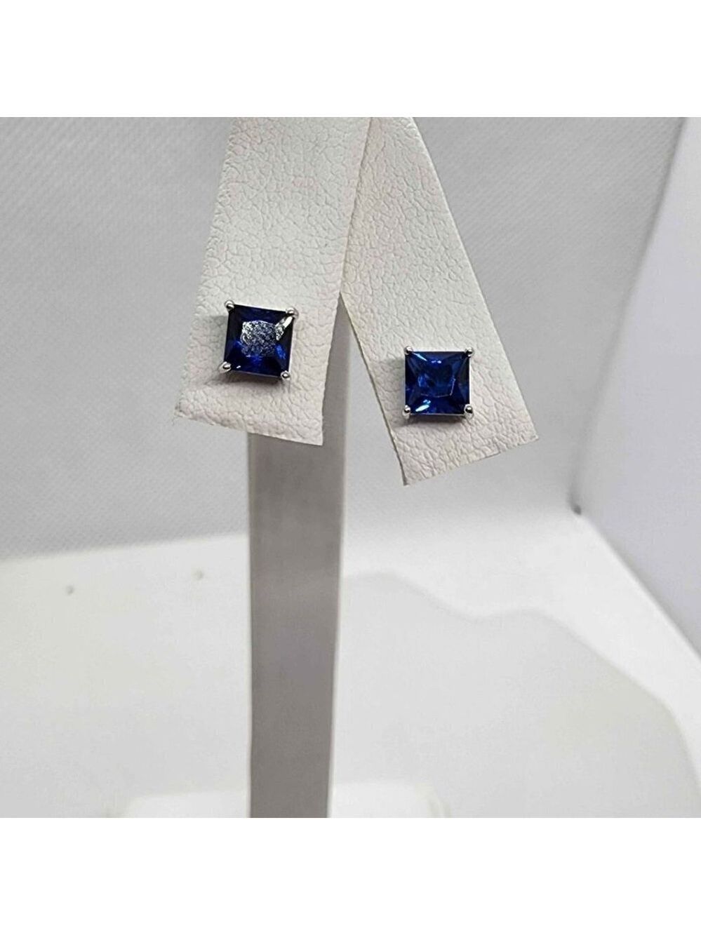 NEW Sterling Silver 925 Royal Blue GemStone Studs - Earrings